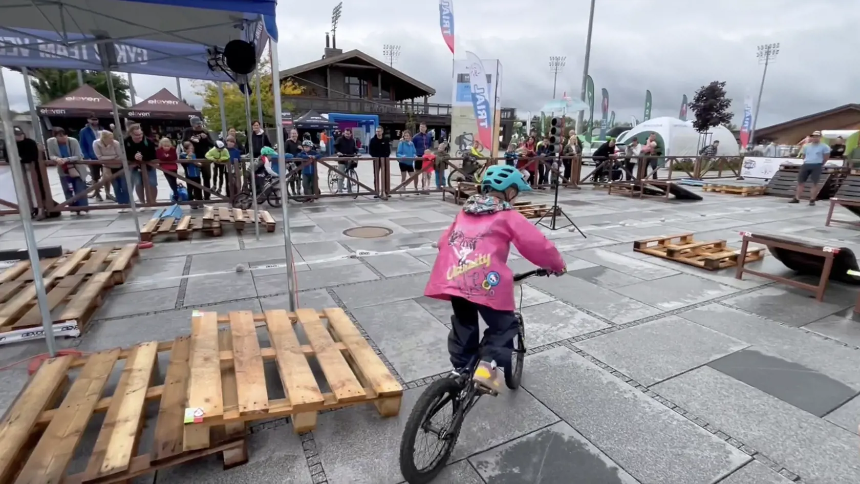 Pod vedením Andreja Práznovského, prezidenta klubu Cyklotrial Team Veľké Zálužie, sa cyklisti postavili pred výzvu.