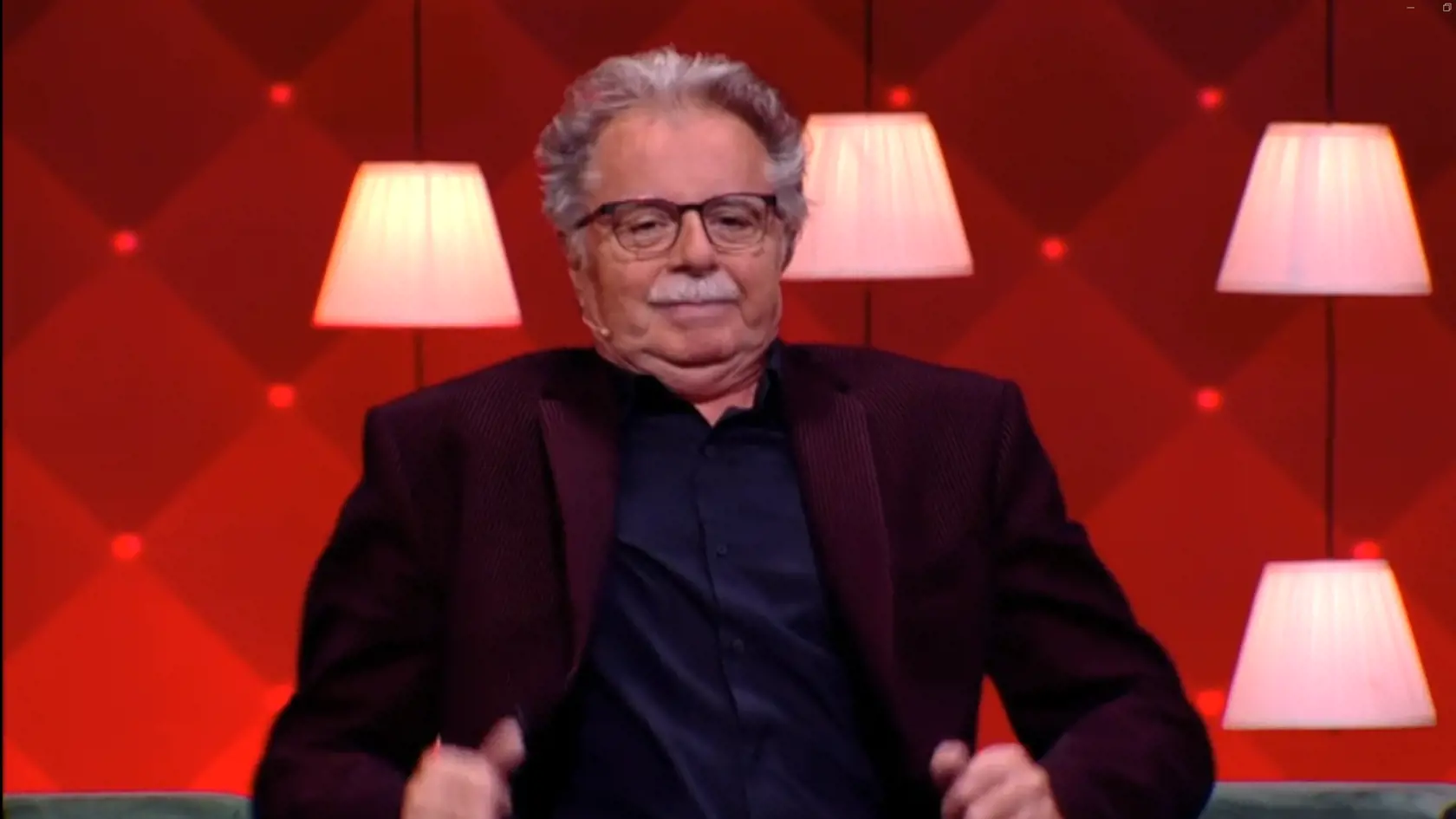 Pavol Hammel v relácii Sieň slávy. Hostiteľ Vlado Kobielsky ho rozhodí dvojzmyselnou poznámkou. 