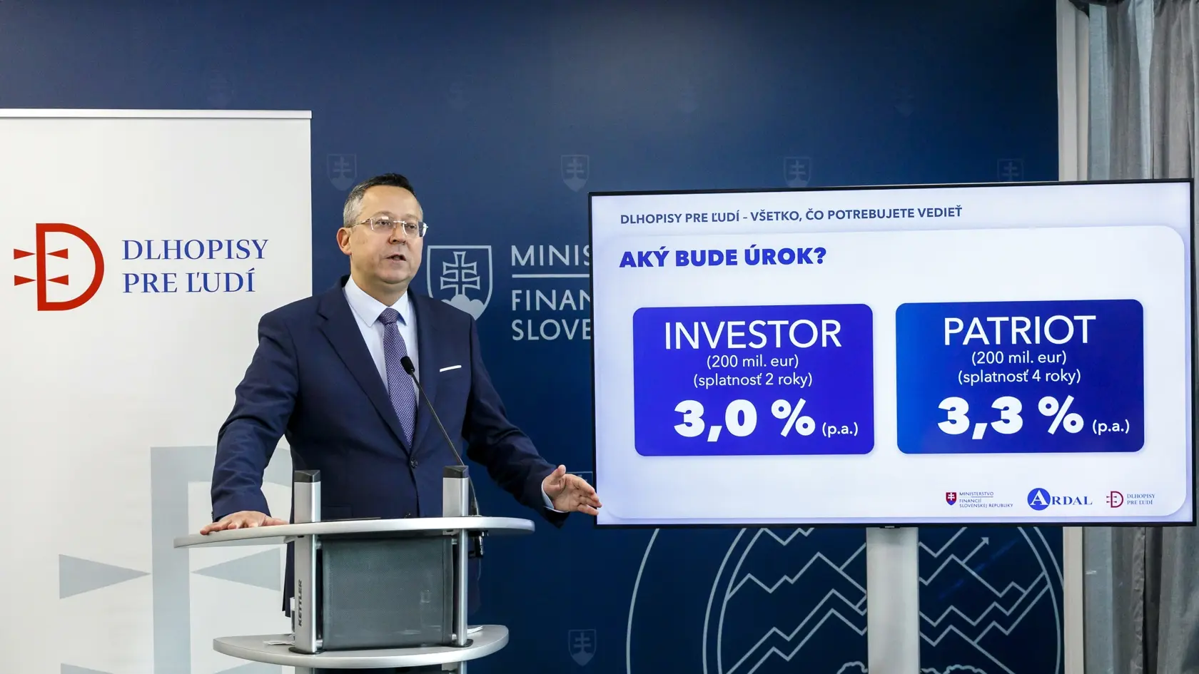 Na snímke minister financií SR Ladislav Kamenický (Smer-SD) počas tlačovej konferencie na tému dlhopisy pre ľudí sú pripravené. V Bratislave 28. februára 2025. FOTO TASR - Dano Veselský