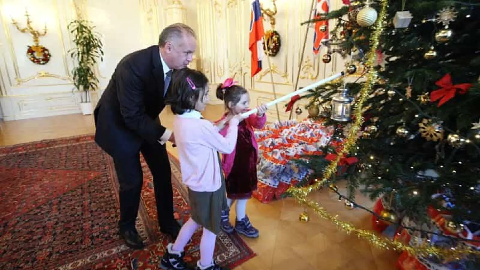 Andrej Kiska privítal v prezidentskom paláci deti z detských domovov.