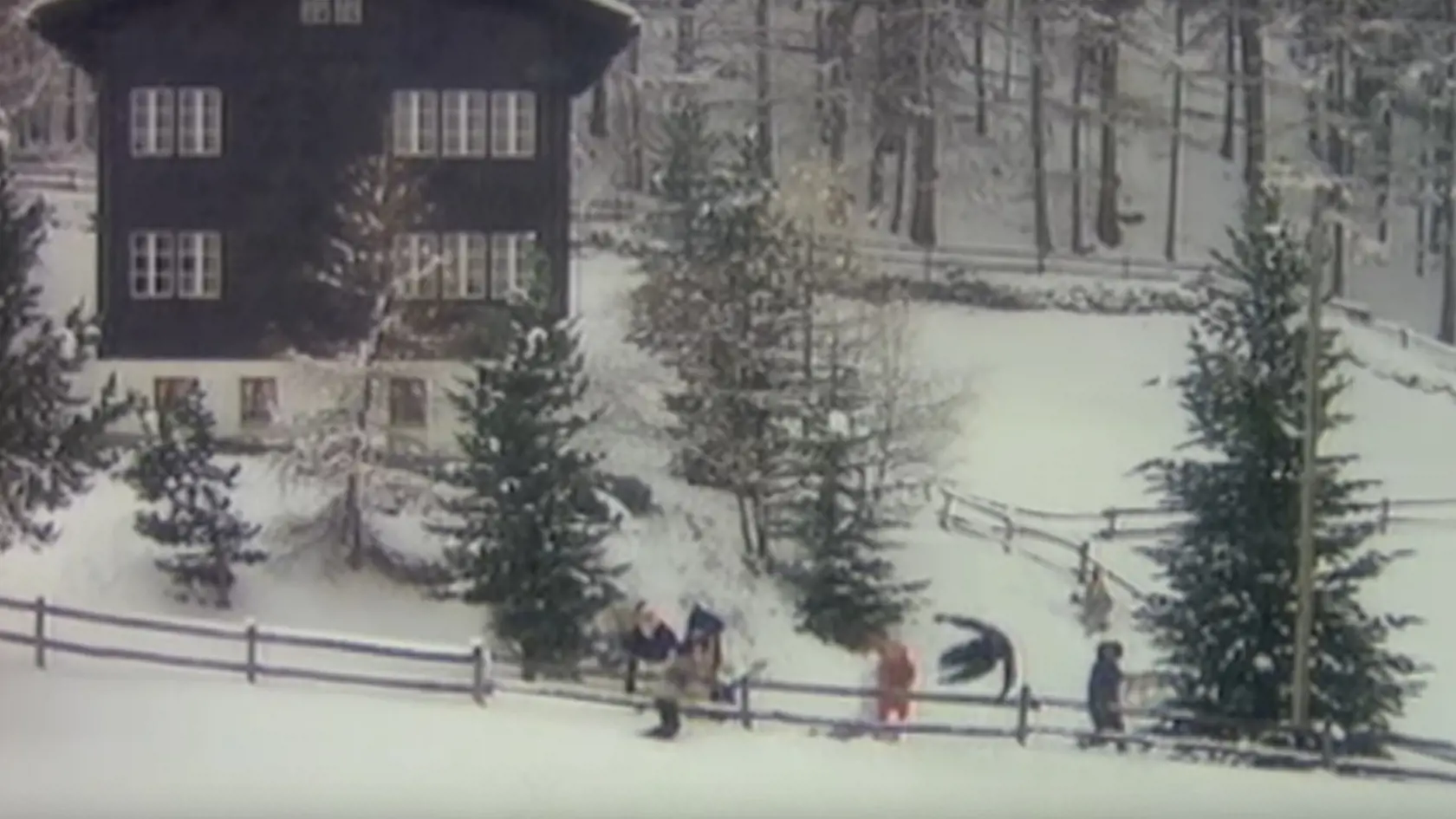 Last Christmas: V klipe sa partia vyberie na zimnú dovolenku.