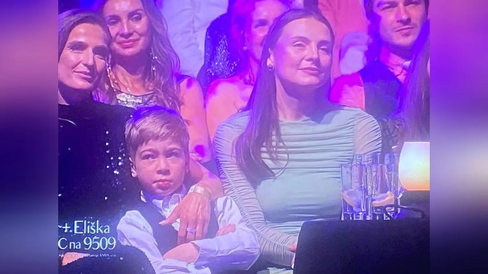 Exmanželka Petra Sagana Katka s ich spoločným synom Marlonom v hľadisku na šou Let´s Dance.
