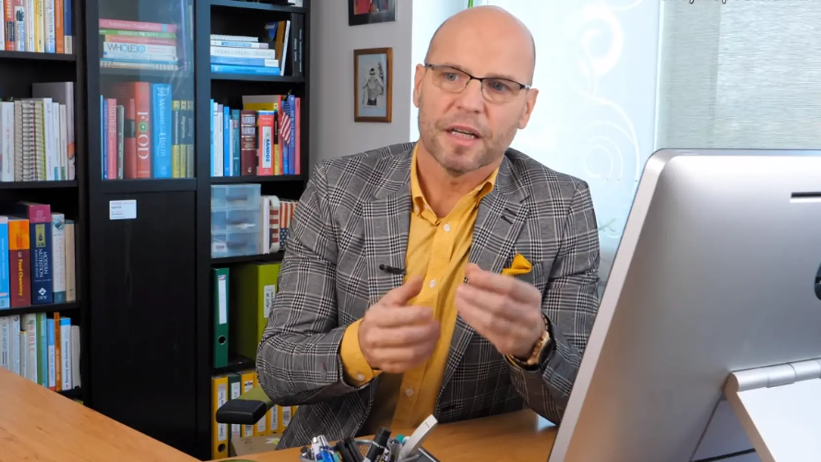 Igor Bukovský hovorí, že pacientom, ktorí užívajú niektoré typy liekov, treba zmeniť liečbu.
