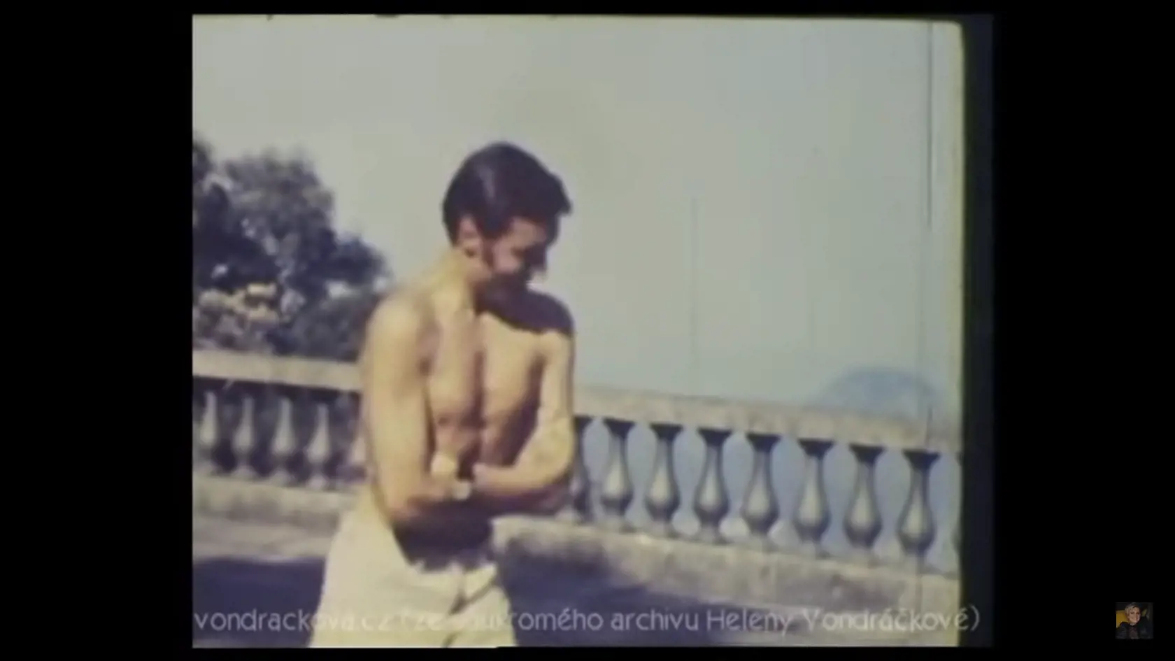 Vzácnymi zábermi Gotta a Vondráčkovej z Brazílie, vdova Ivana Gottova vo filme Karel pohrdla.