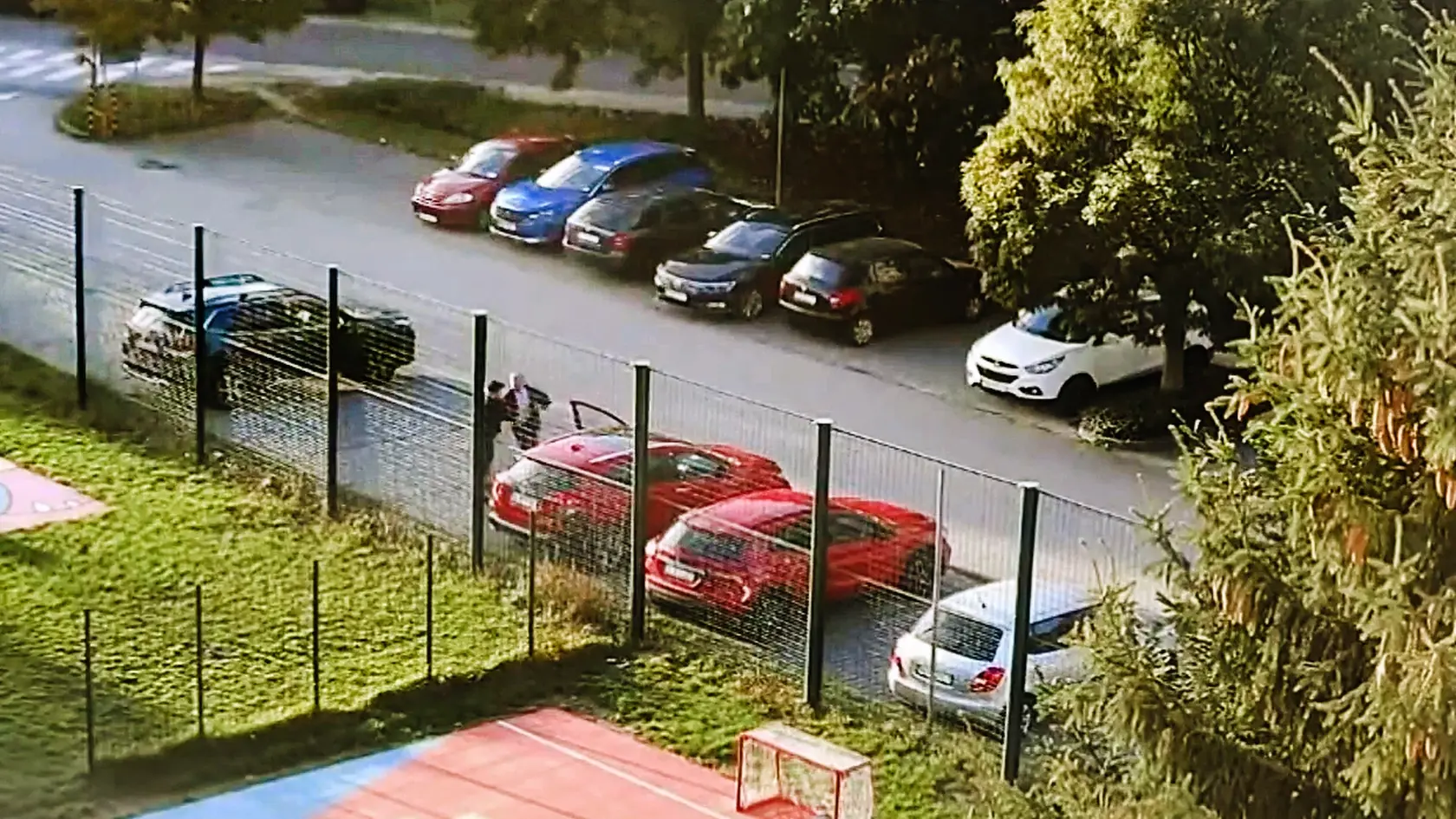 Ostrá výmena medzi sudcami na parkovisku.