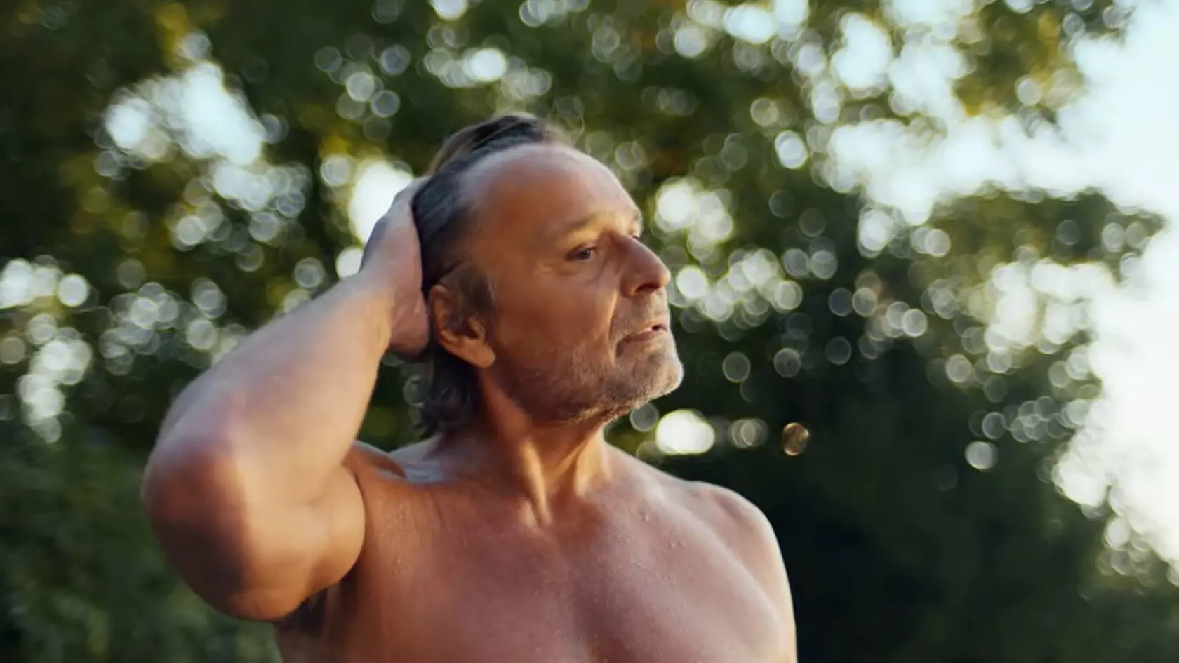 Jozef Vajda v novej reklame na strechy.