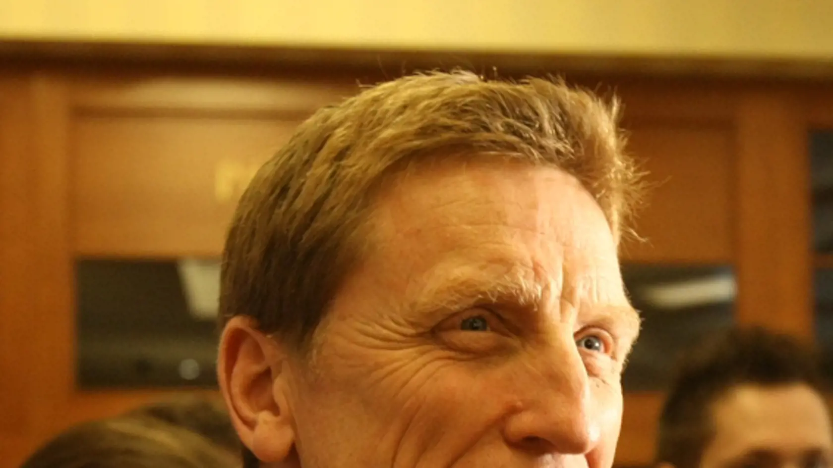 Ujal sa žezla. Glen
Hanlon včera odviedol
prvý tréning.