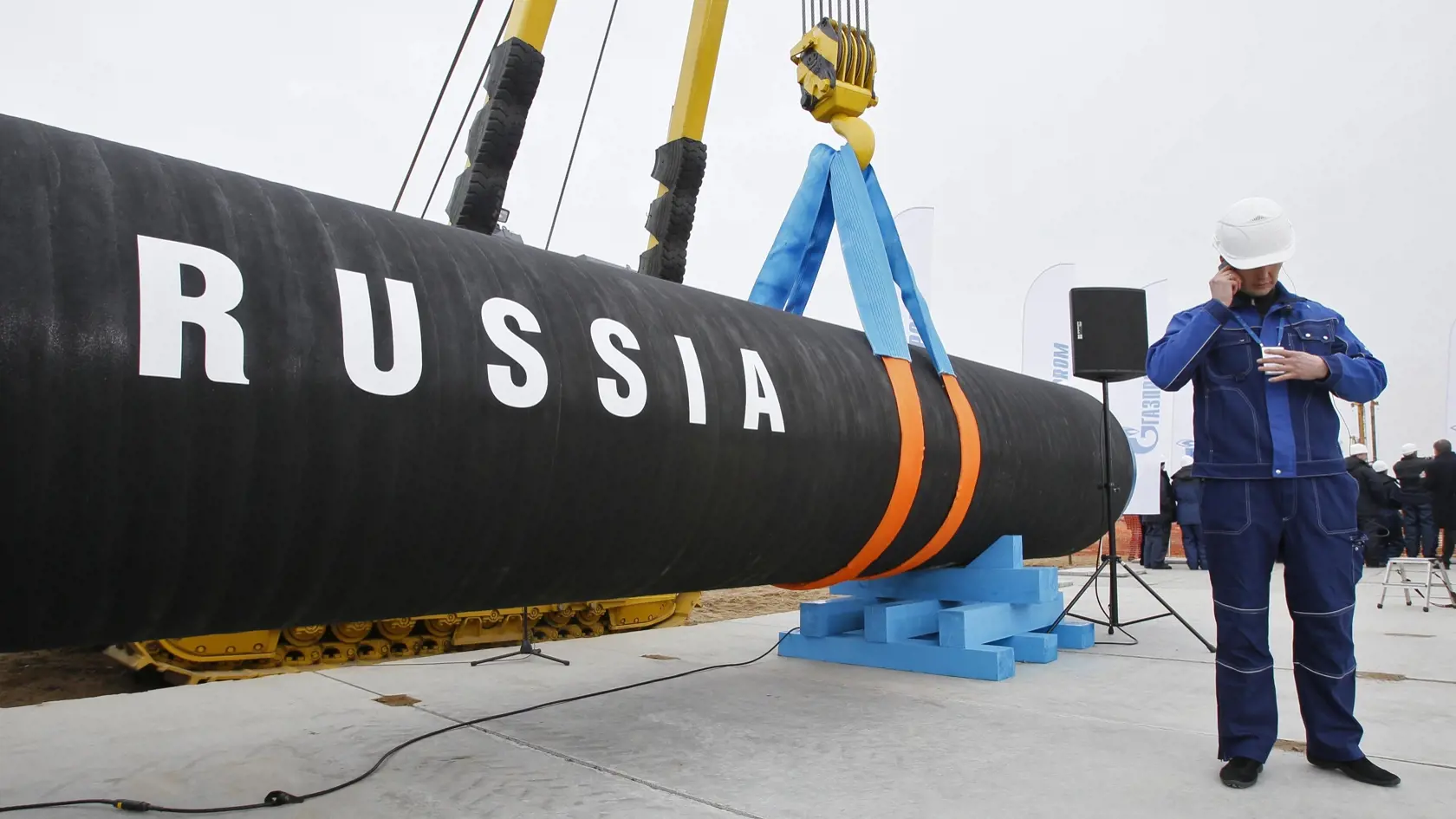 Schröder: Zasadá v dozornej rade Nord Streamu aj ruského energetického koncernu Rosnefť.