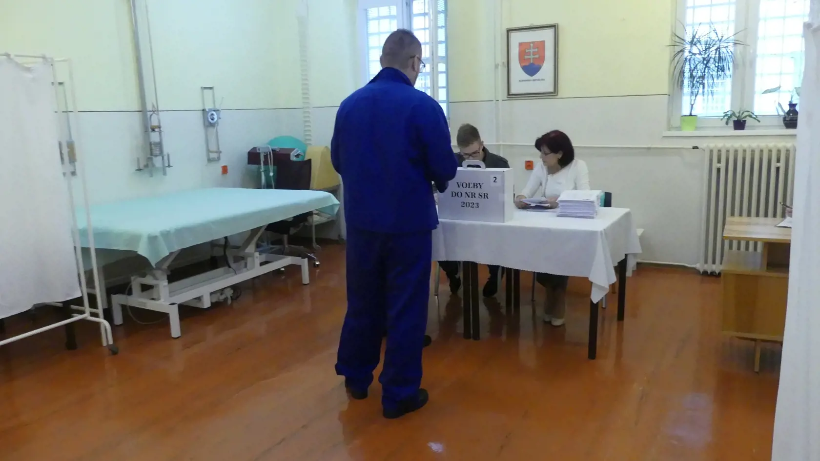 Volilo sa aj za mrežami. Záujem voliť prejavilo približne 20 percent väzňov hospitalizovaných vo väzenskej nemocnici v Trenčíne.