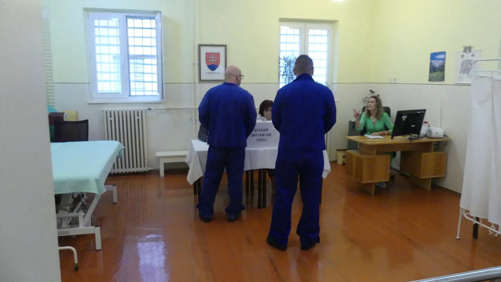 Volilo sa aj za mrežami. Záujem voliť prejavilo približne 20 percent väzňov hospitalizovaných vo väzenskej nemocnici v Trenčíne.