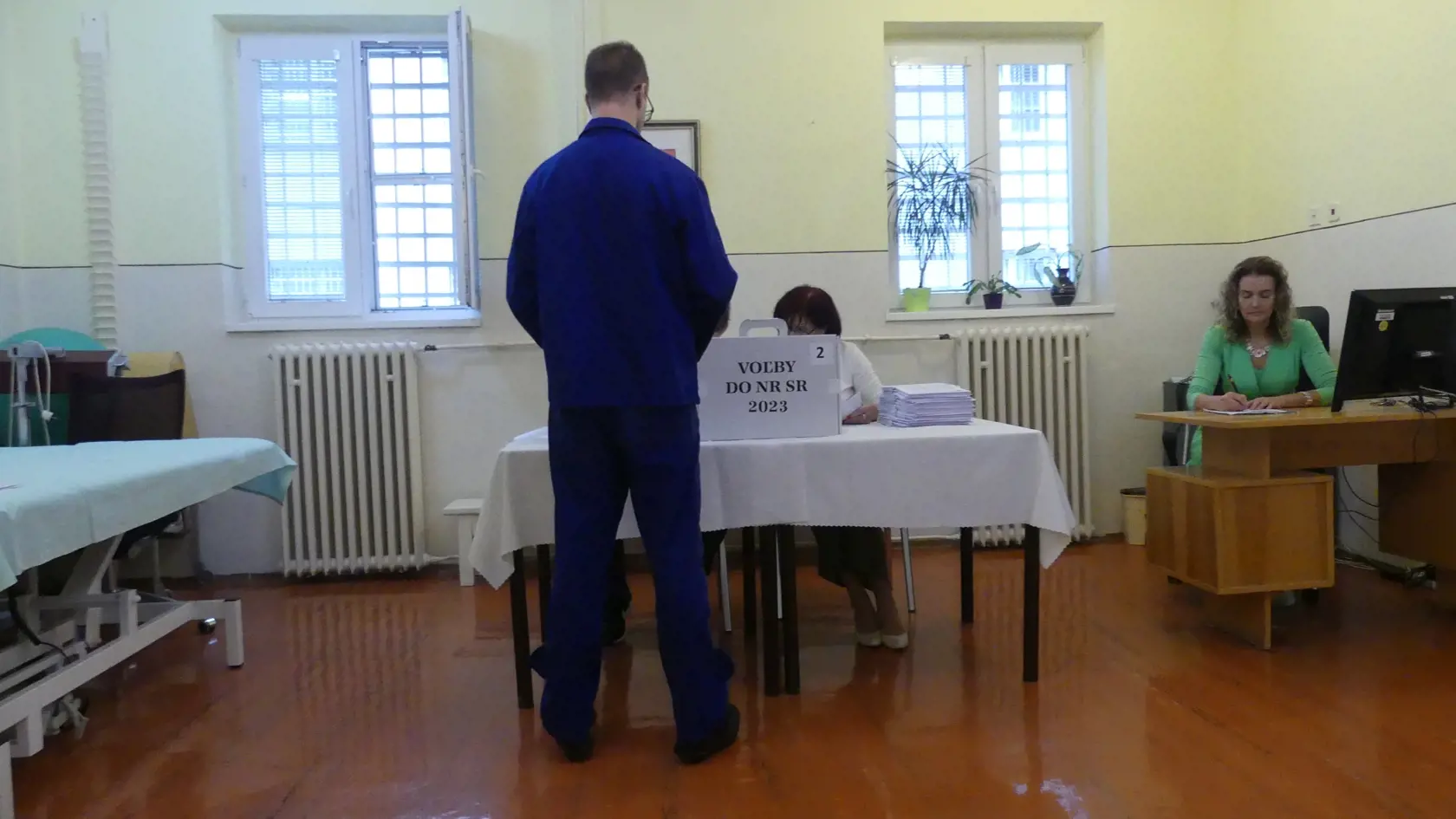 Volilo sa aj za mrežami. Záujem voliť prejavilo približne 20 percent väzňov hospitalizovaných vo väzenskej nemocnici v Trenčíne.