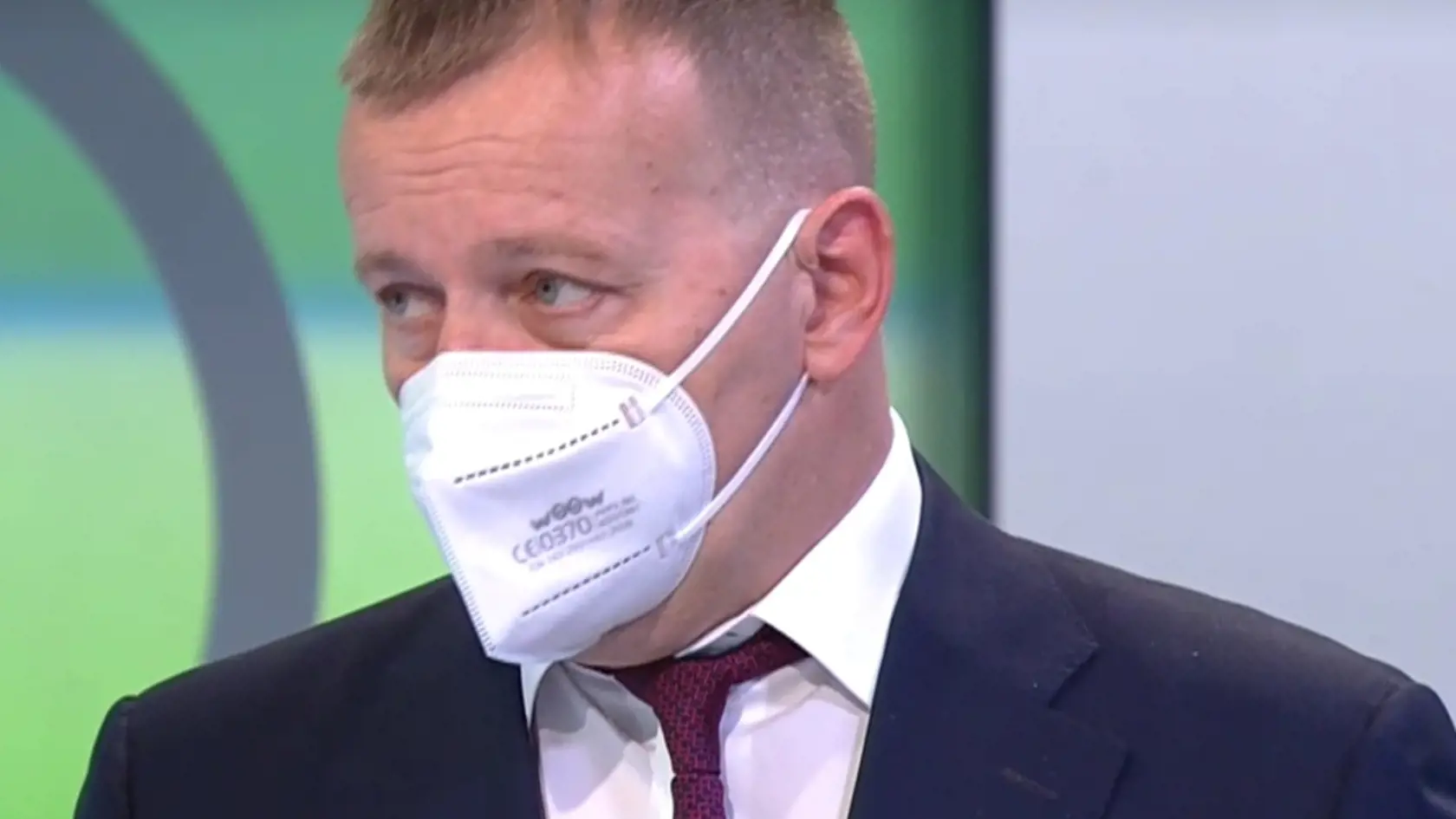 Boris Kollár si počas svojho posledného televízneho vystúpenie nevedel zapnúť všetky gombíky na košeli.