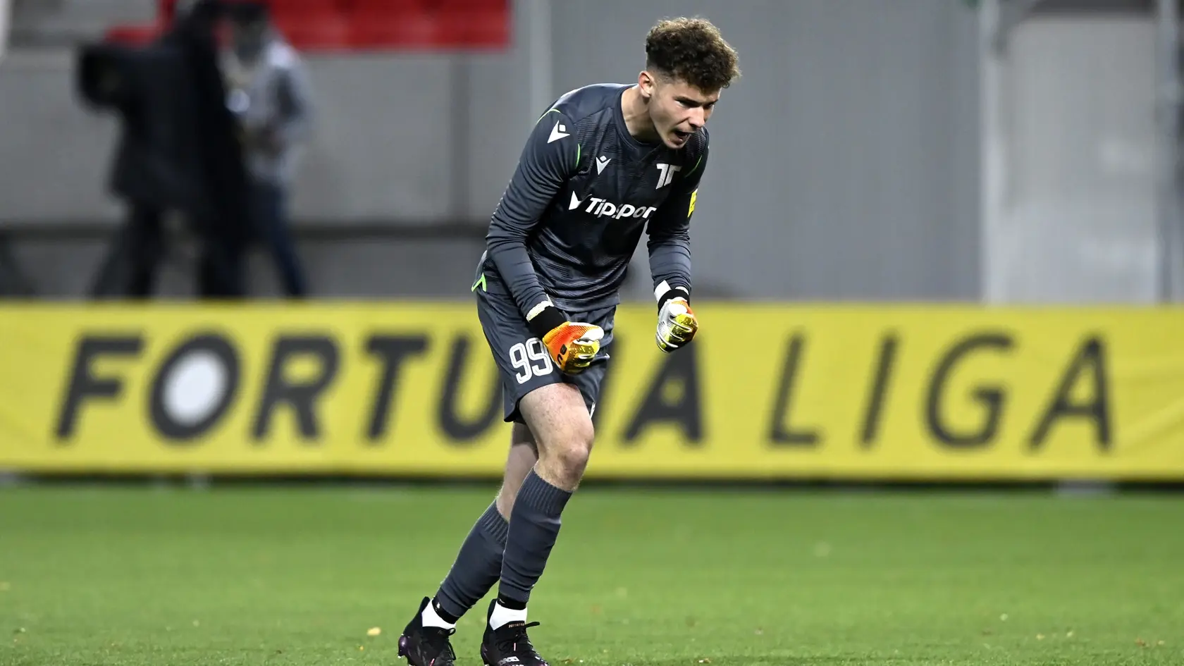 Slovenský futbalový brankár Michal Kukučka bude chcieť na svoj debut v drese Nemeckého Norimbergu veľmi rýchlo zabudnúť.