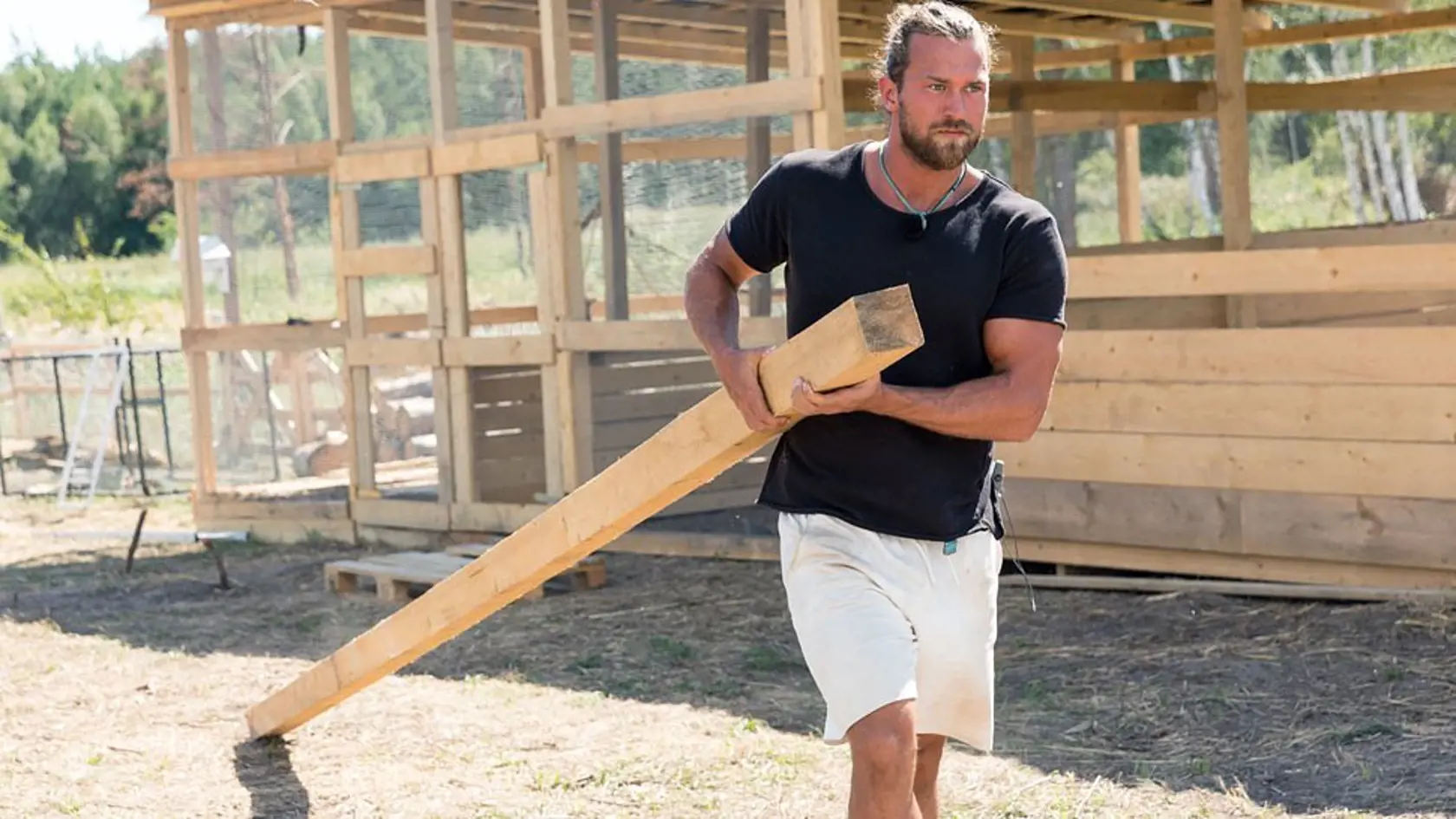Henrik Szabo sa zviditeľnil v reality show Farma.