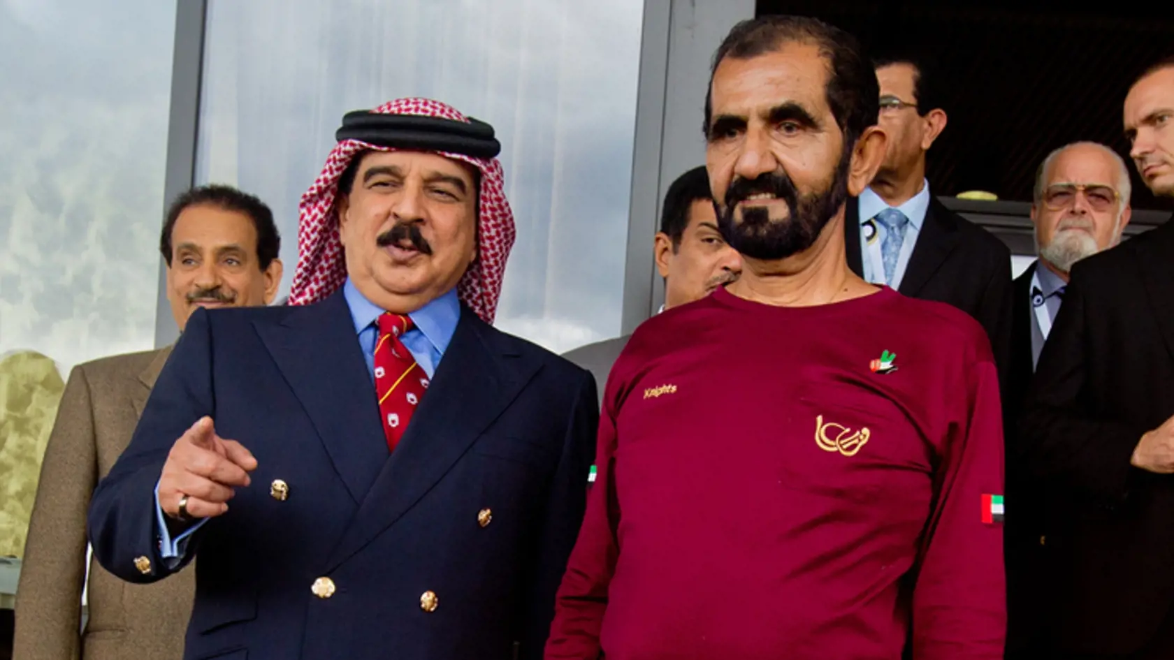Bahrajnský kráľ Hamad bin Isa Al Khalifa (vľavo) a dubajský šejk Mohammed bin Rašín Al-Maktúm.