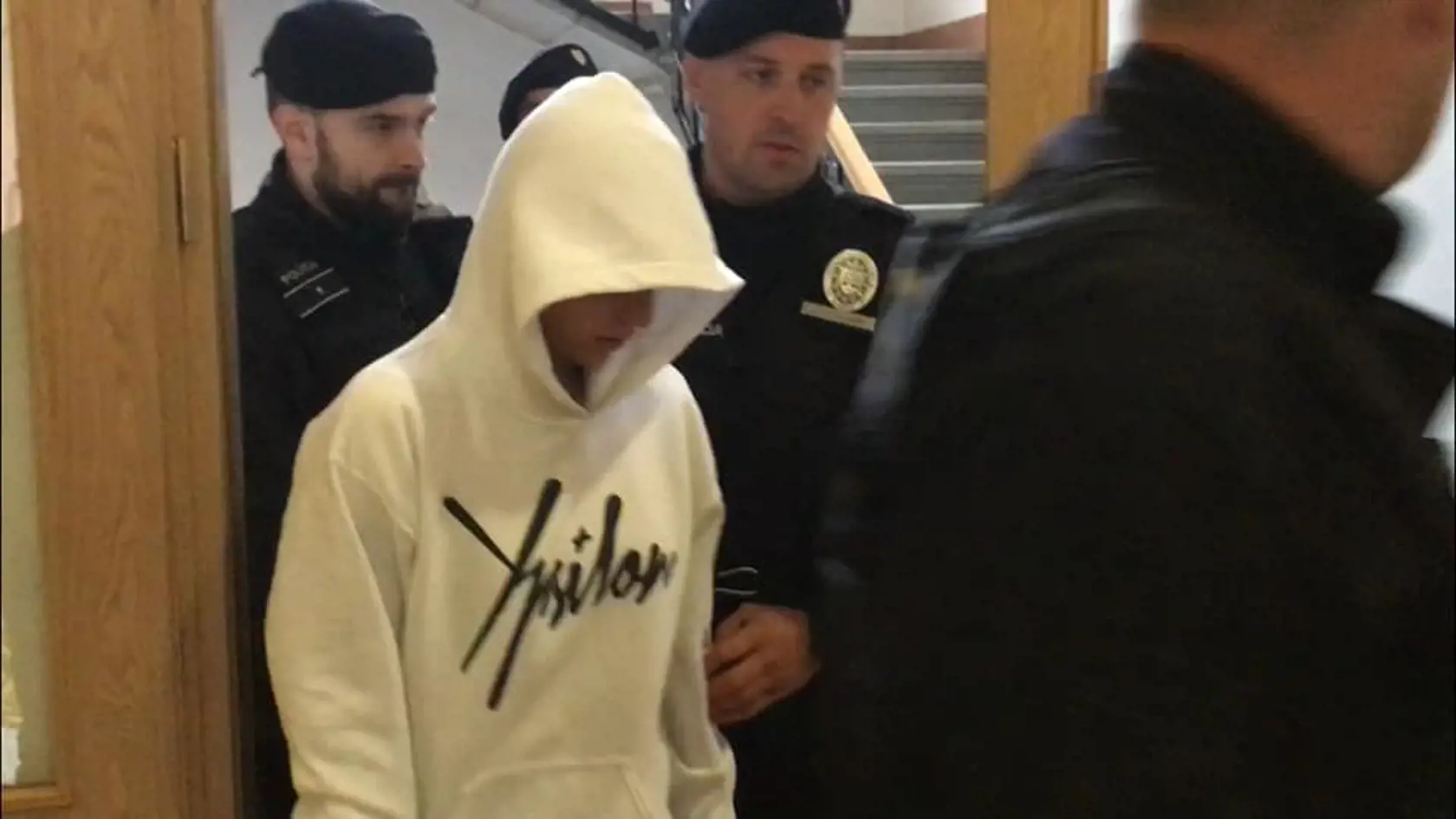 Judita (16) obvinená z vraždy Tomáša je už pred sudcom!