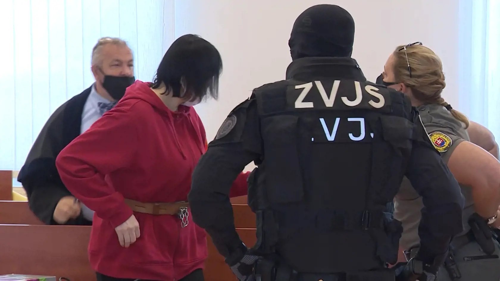 Alena Zsuzsová tesne pred začatím pojednávania v kauze vraždy novinára Jána Kuciaka a jeho snúbenice.