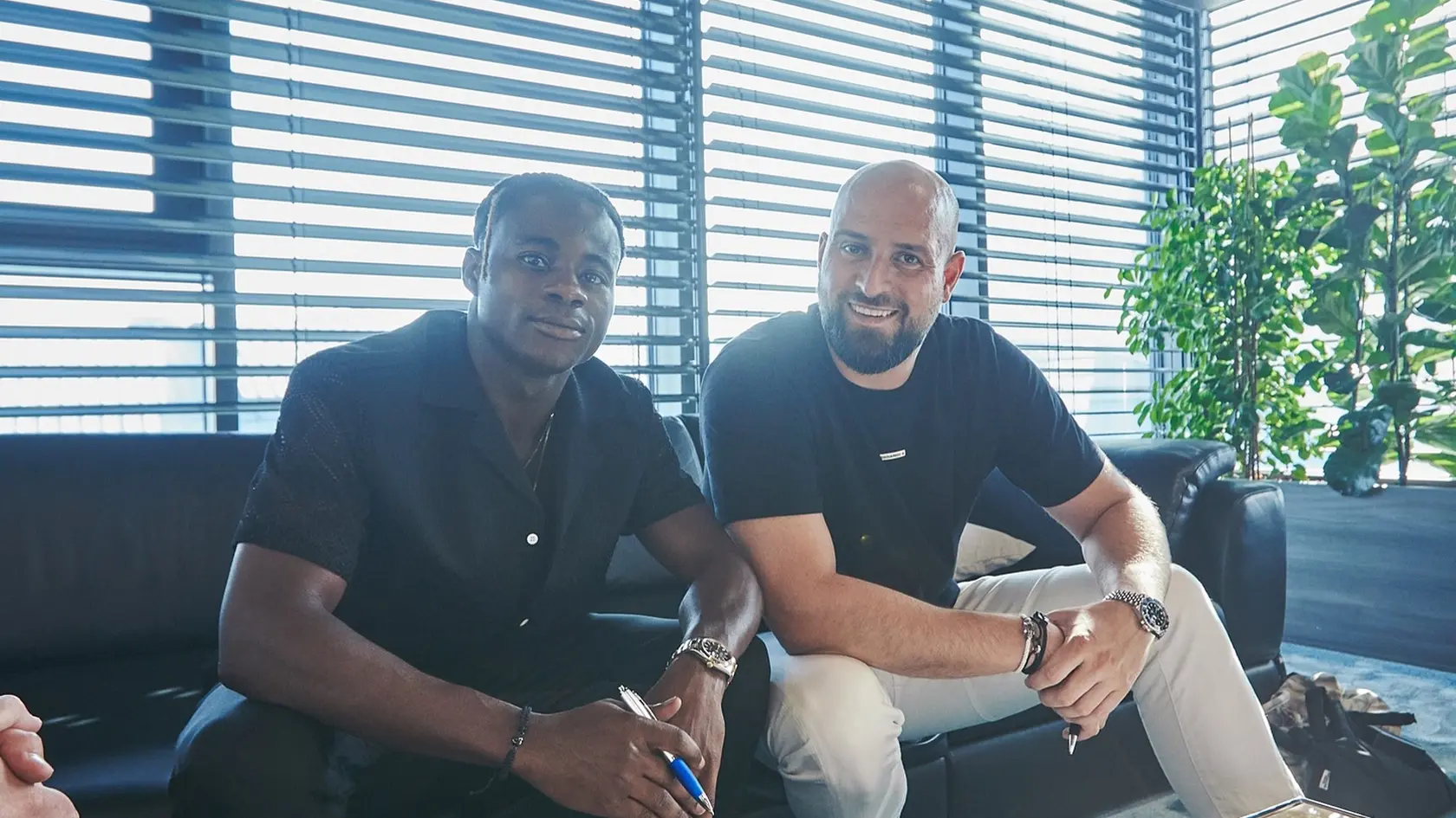Prvou letnou posilou úradujúceho slovenského majstra ŠK Slovan Bratislava sa stal ghanský futbalista Kelvin Ofori.