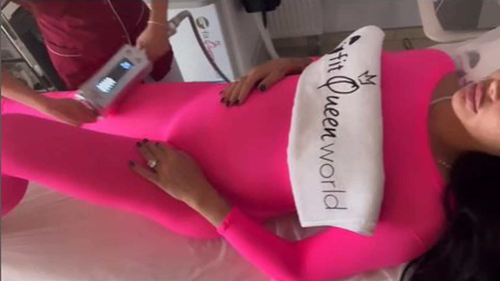 Čerstvá mamina Zuzana Plačková sa dala do boja s nabratými kilečkami.