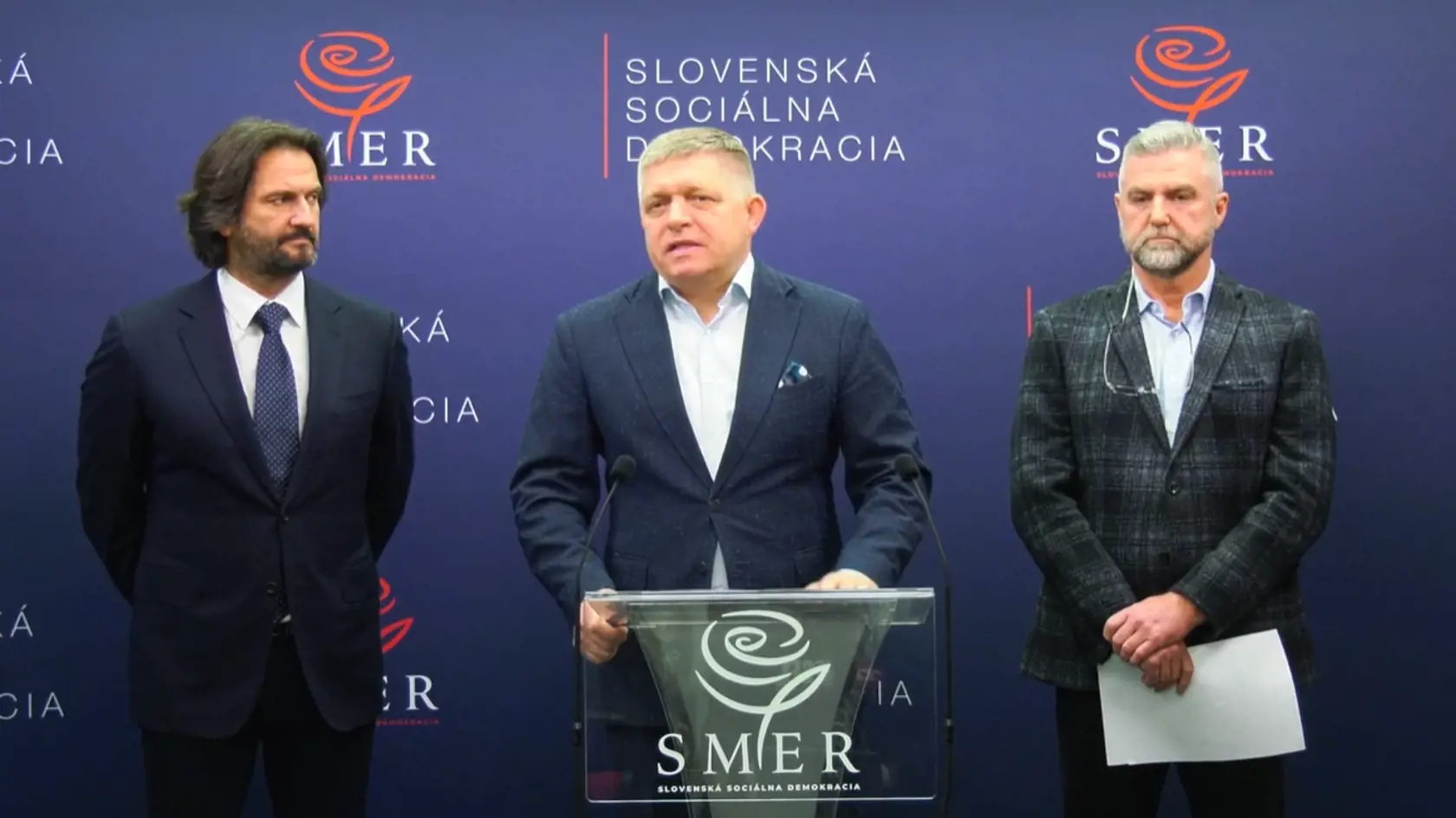 Smer-SD tvrdil že odvolaná vláda chce voľby až 30. septembra z dôvodu, aby mohla pozatvárať opozíciu. Strana prezentovali nahrávky, ktoré majú byť dôkazom toho, že istí prokurátori Úradu špeciálnej prokuratúry (ÚŠP) majú dôverný vzťah so známymi kajúcnikmi.