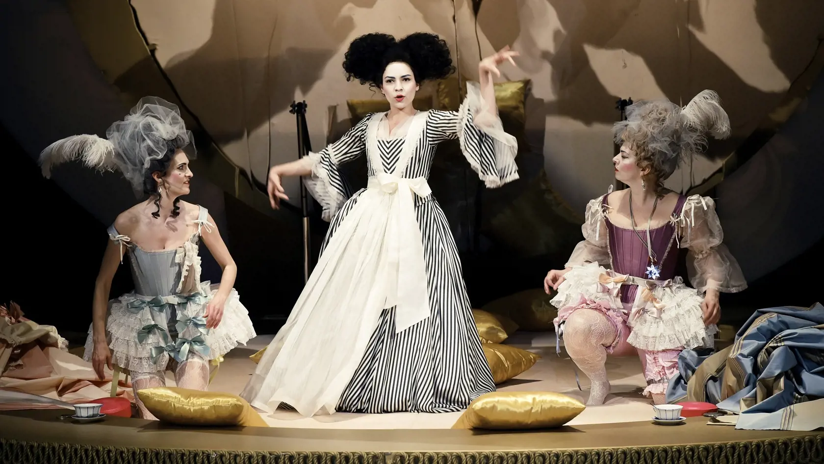 Patrícia Janečková na skúške opernej inscenácie Cosi fan tutte v Olomouci.