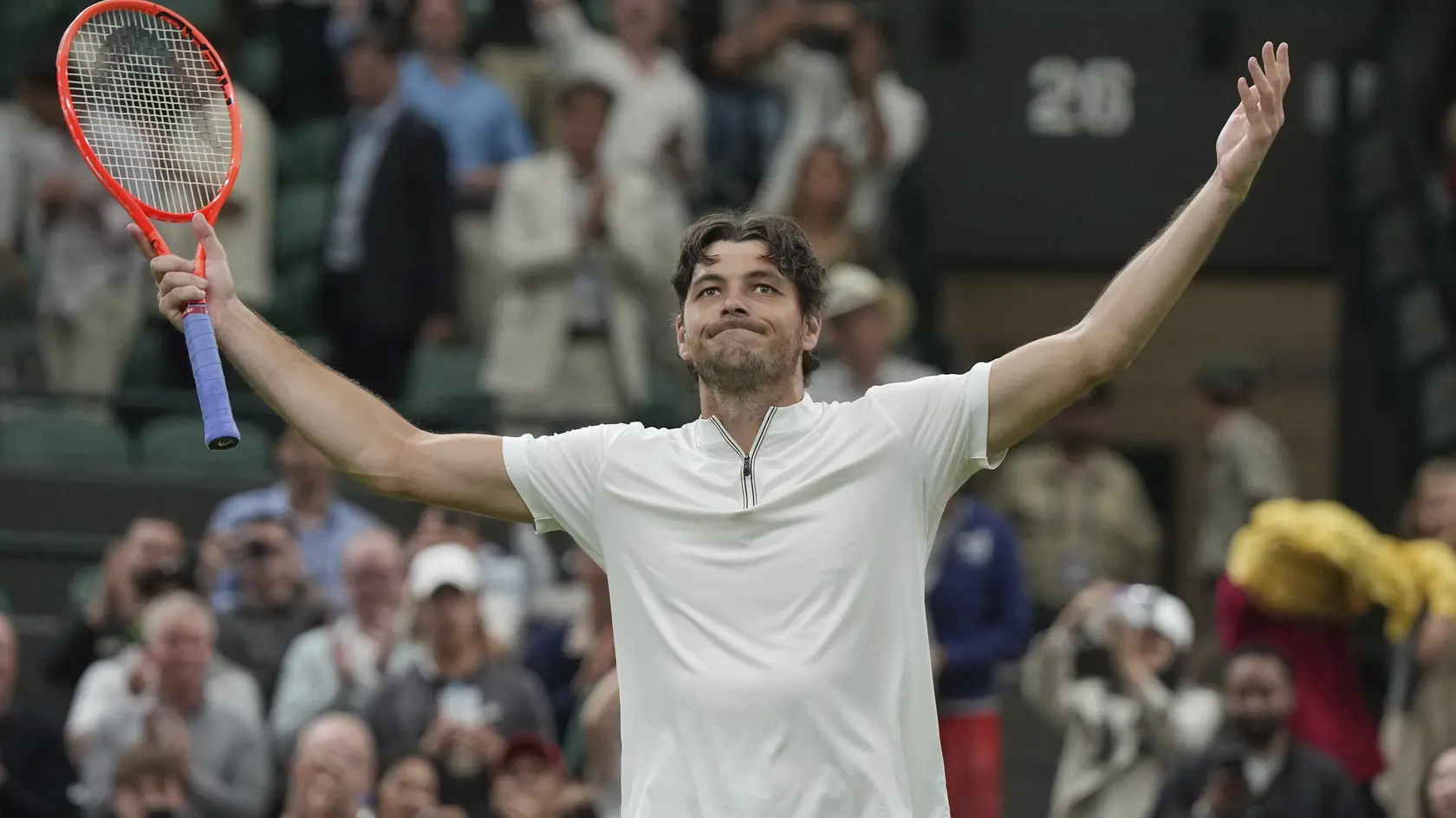 Americký tenista Taylor Fritz sa po tuhom boji prebojoval do tretieho kola.