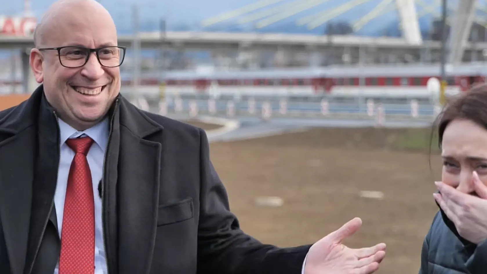 Končí sa doterajší dvojstupňový model posudzovania stavebných zámerov, ktorý zahŕňa osobité územné a stavebné konanie. Po novom bude schvaľovanie spojené do jedného procesu, čo zjednoduší administratívu a urýchli rozhodovanie.