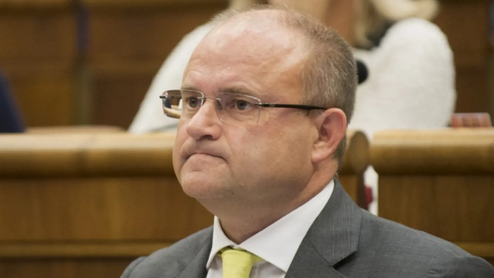 Jozef Mihál počas schôdze Národnej rady SR.
