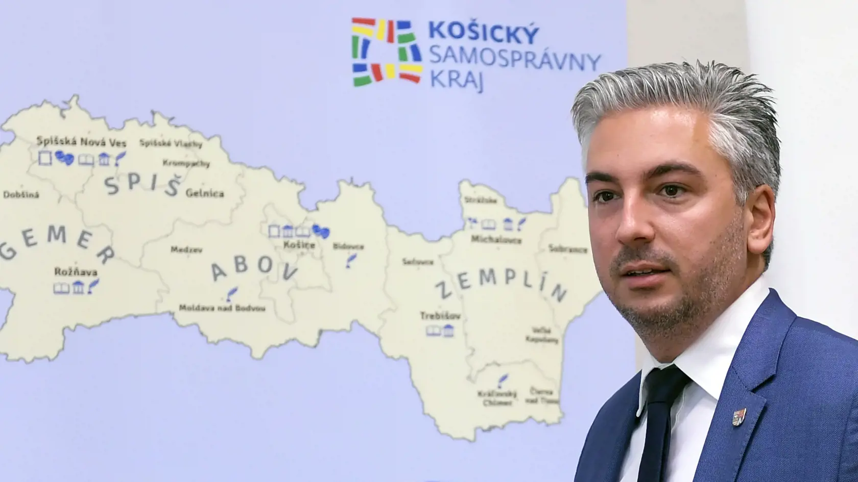 Tlačová konferencia k predstaveniu projektu SMART Museum v KSK, ktorý má priniesť inovatívne riešenia, ktoré pomôžu múzeám zatraktívniť ich kultúrne dedičstvo a tým zvýšiť návštevnosť múzeí v prihraničnom regióne. Na snímke predseda Košického samosprávneho kraja Rastislav Trnka.  Košice, 10. októbra 2019. FOTO TASR – František Iván