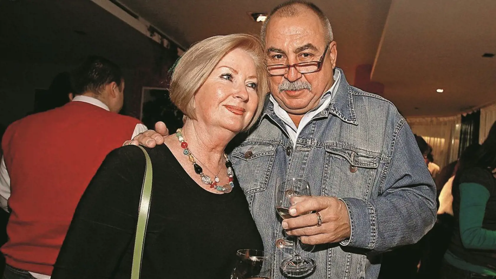 IDEÁLNY MANŽEL
Pani Veronika najprv prežila smrť
syna, teraz ovdovela.
