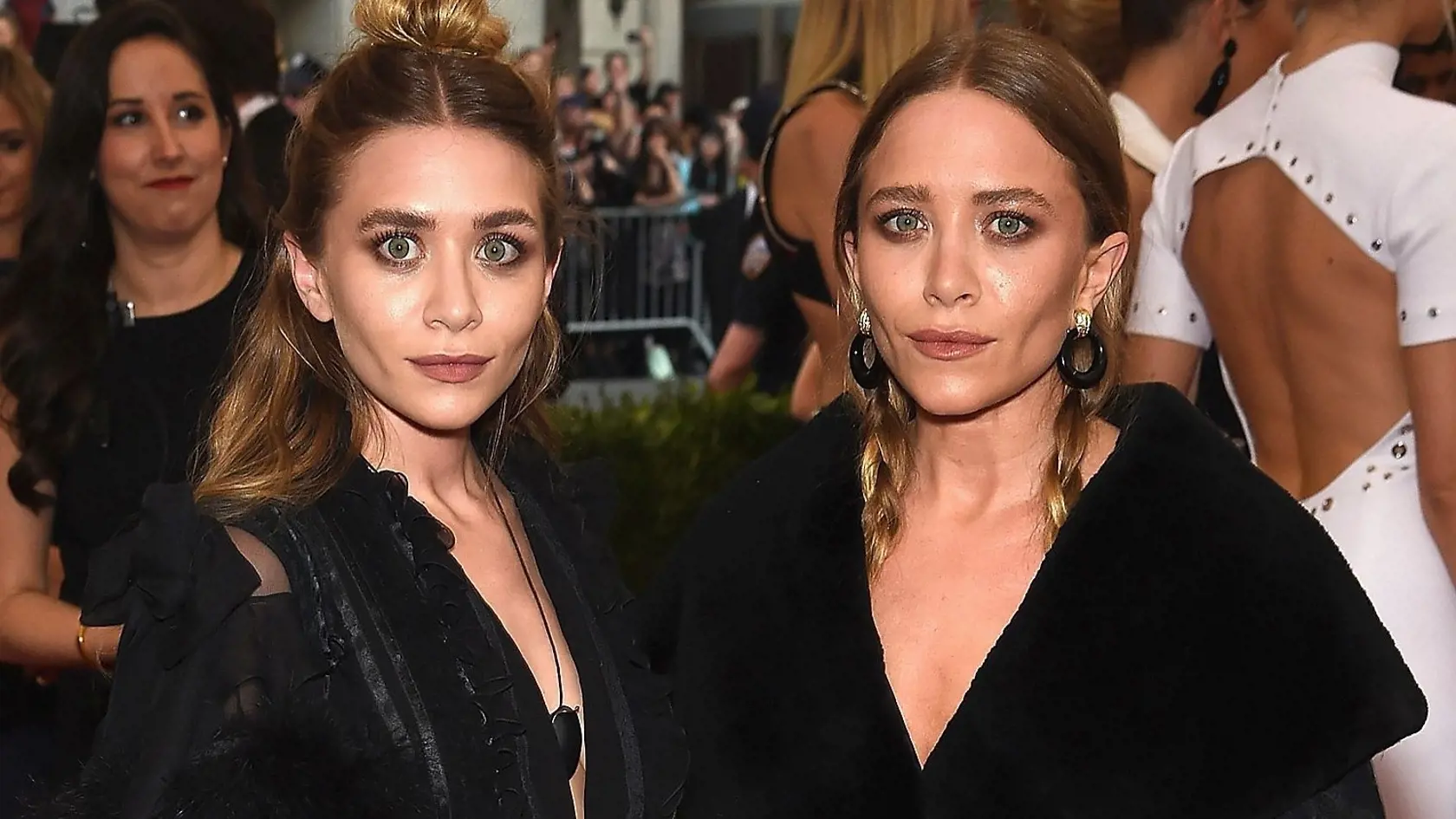 Mary-Kate Olsen, Ashley Olsen