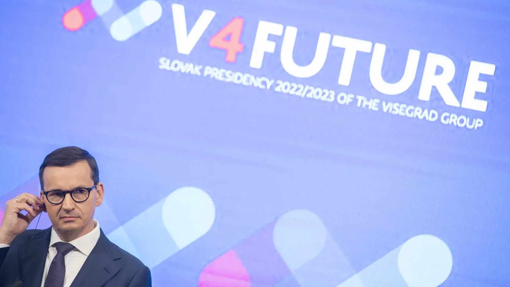 Stretnutie predsedov vlád krajín Vyšehradskej štvorky (V4) v Bratislave 26. júna 2023. Samit premiérov bude zavŕšením ročného predsedníctva Slovenska vo V4, ktoré sa skončí 30. júna. Od 1. júla 2023 bude zoskupeniu predsedať Česká republika. Na snímke premiér Poľska Mateusz Morawiecki počas tlačovej konferencie po ich stretnutí na Úrade vlády SR. FOTO TASR - Martin Baumann