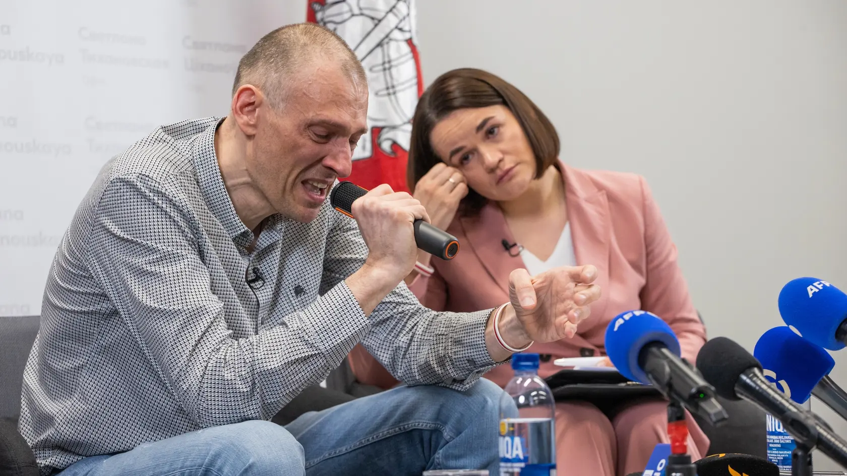 Niekdajší líder bieloruskej opozície Siarhej Cichanovski po prepustení z väzenia.