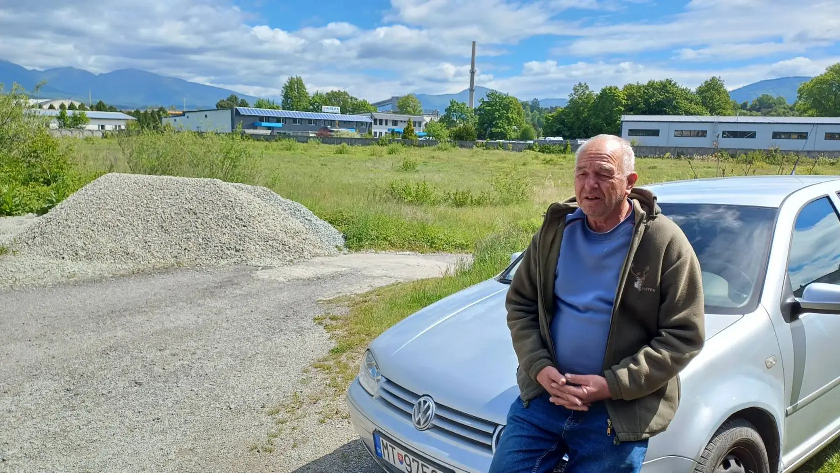 Jozef Matuška kamarát medvedicou napadnutého Branislava. Útok bol brutálny, 49 ročný muž mal tržné rany po celom tele.