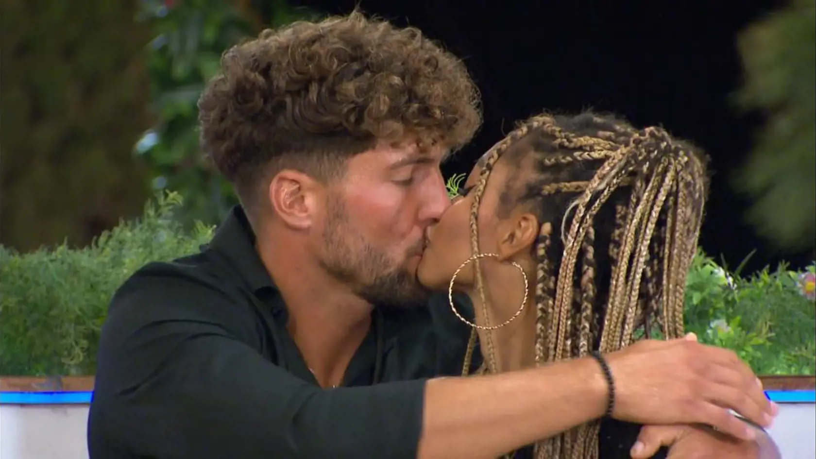 Aicha v šou Love Island skončila. .