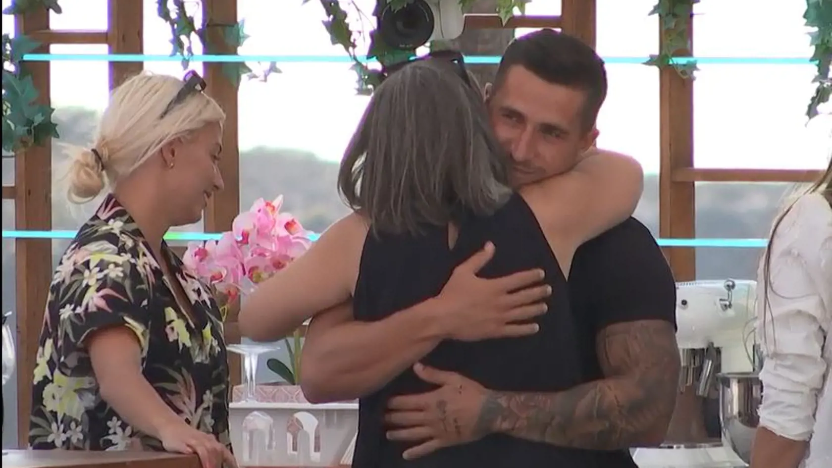 Martin sa objal s Laurinou maminou.