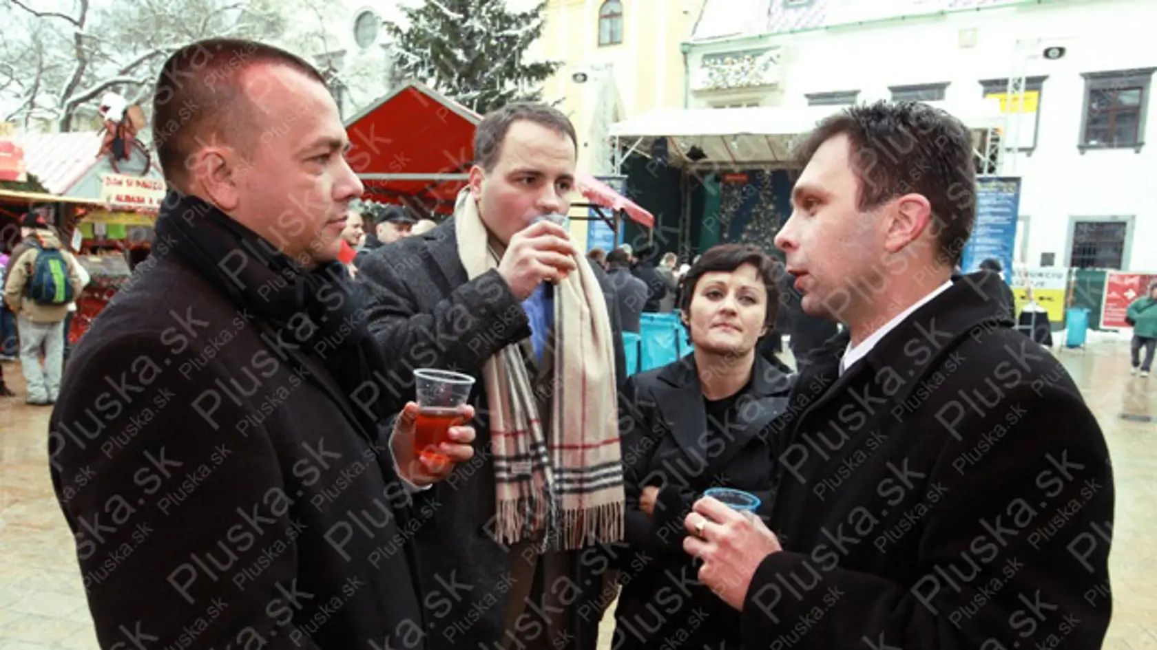 Bratislava
Staré Mesto
2. december - Minister hospodárstva
Juraj Miškov a poslanci Juraj Droba,
Natália Blahová a Ľuboš Majer.