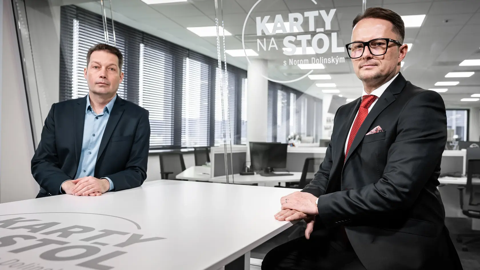 Politológ v relácii Karty na stôl zdôraznil, že čerpaním eurofondov máme voči Európskej únii aj určitú zodpovednosť. V téme dotácií na vidiecke penzióny je podľa Miroslava Řádka viac emócií ako vecných argumentov.