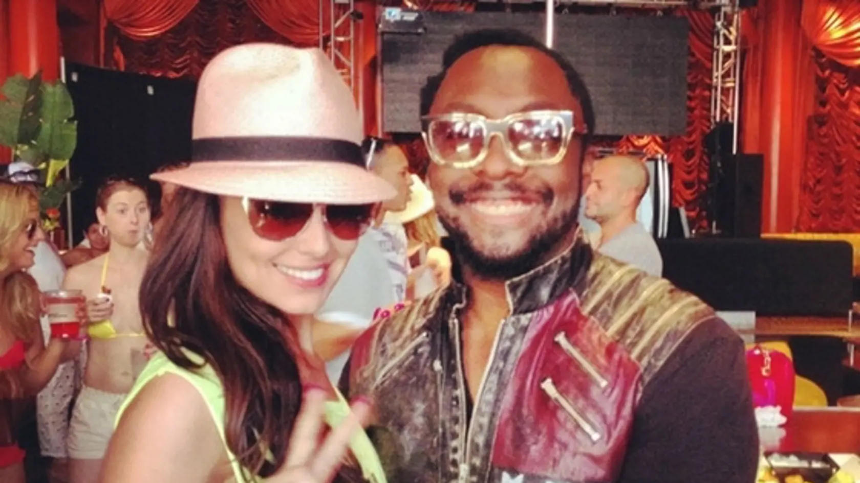 Will.i.am a Cheryl Cole mali ľahkú autonehodu.