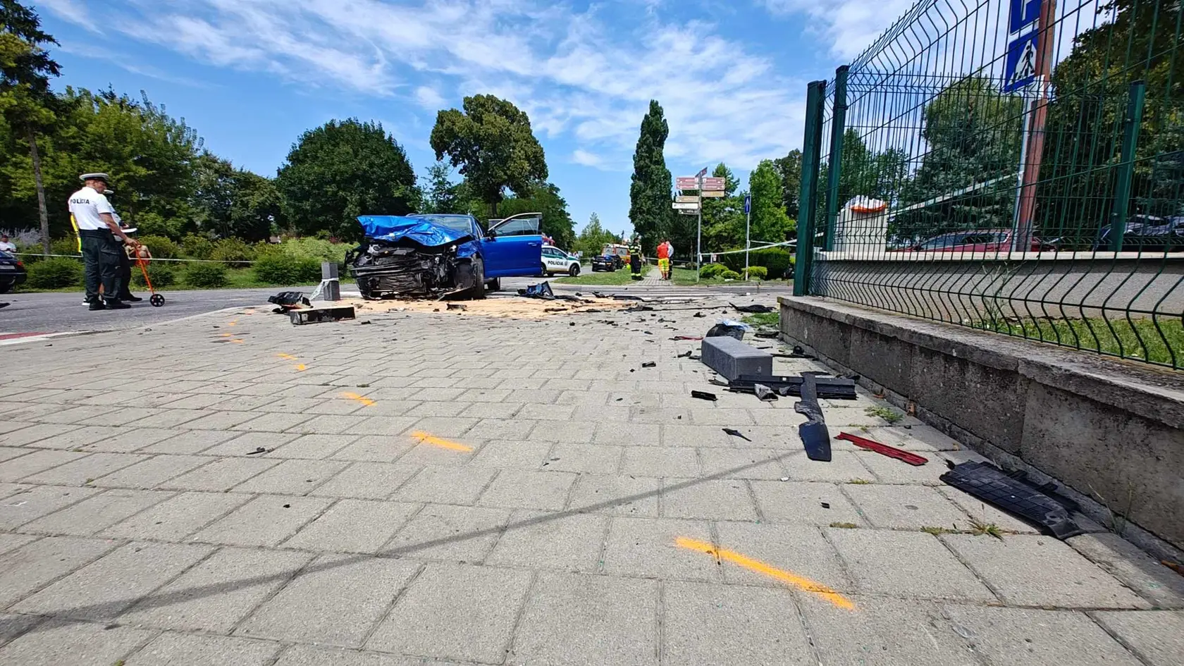 Na mieste má byť podľa dostupných informácii viacero zranených.