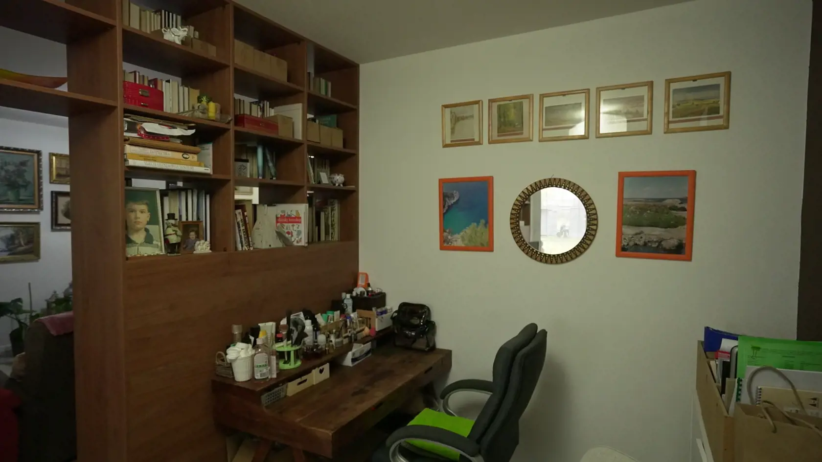 Pracovňa Renáty Názlerovej.