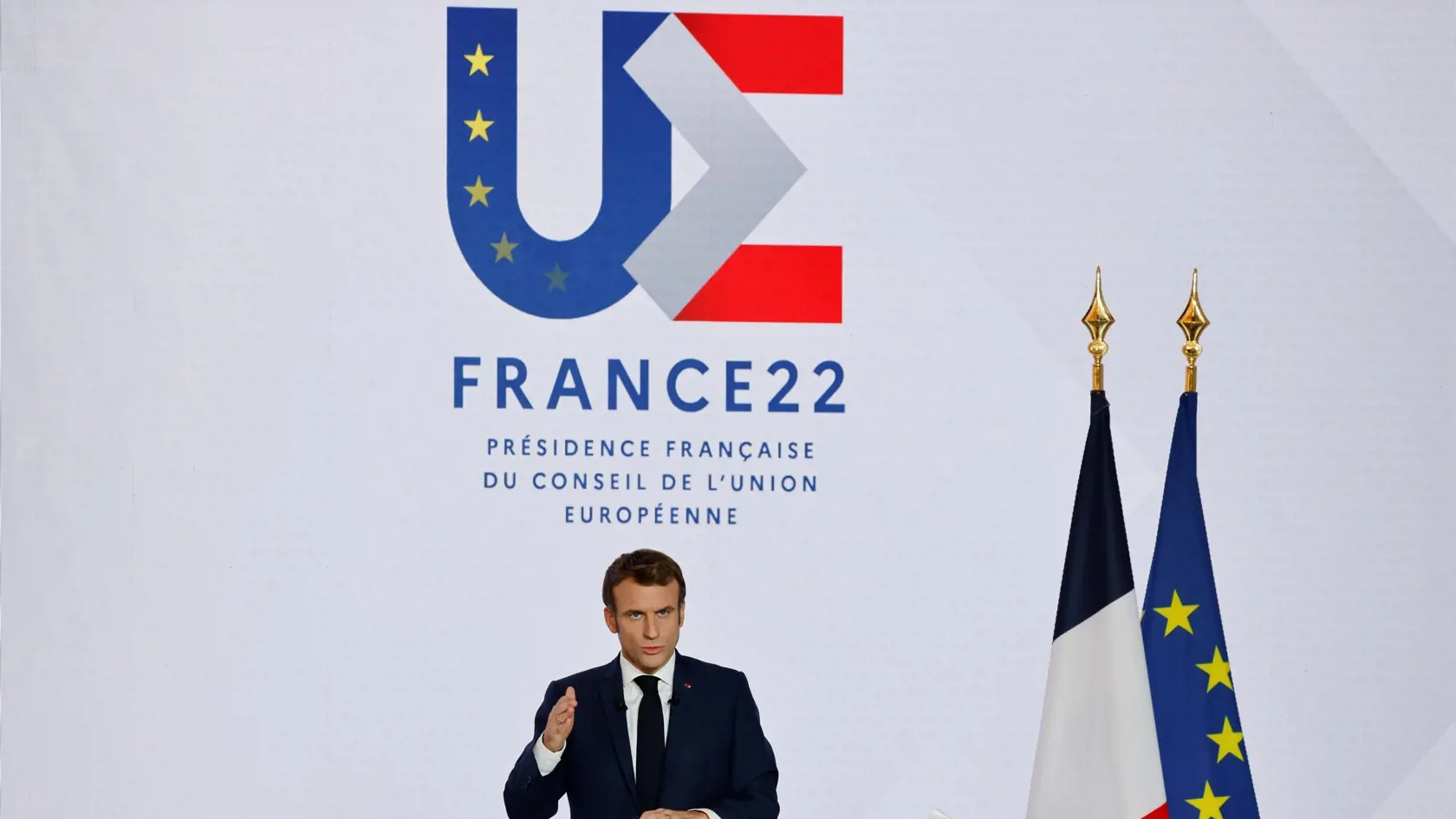 Francúzsko sa bude počas svojho šesťmesačného predsedníctva v Rade EÚ "naplno angažovať" v prospech Európskej únie. V novoročnom príhovore, zverejnenom v piatok večer, to povedal prezident Emmanuel Macron, ktorý sa chce postarať o to, aby francúzske predsedníctvo "bolo obdobím pokroku".