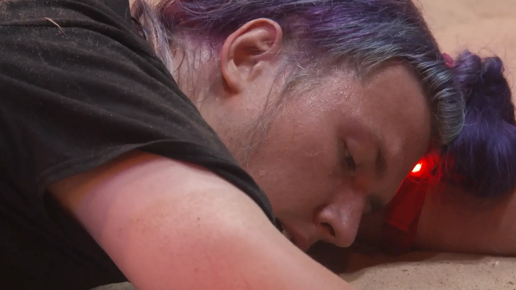 Prvú disciplínu zvládol prekvapivo víťazne Filip. Oboch však súboj vyčerpal.