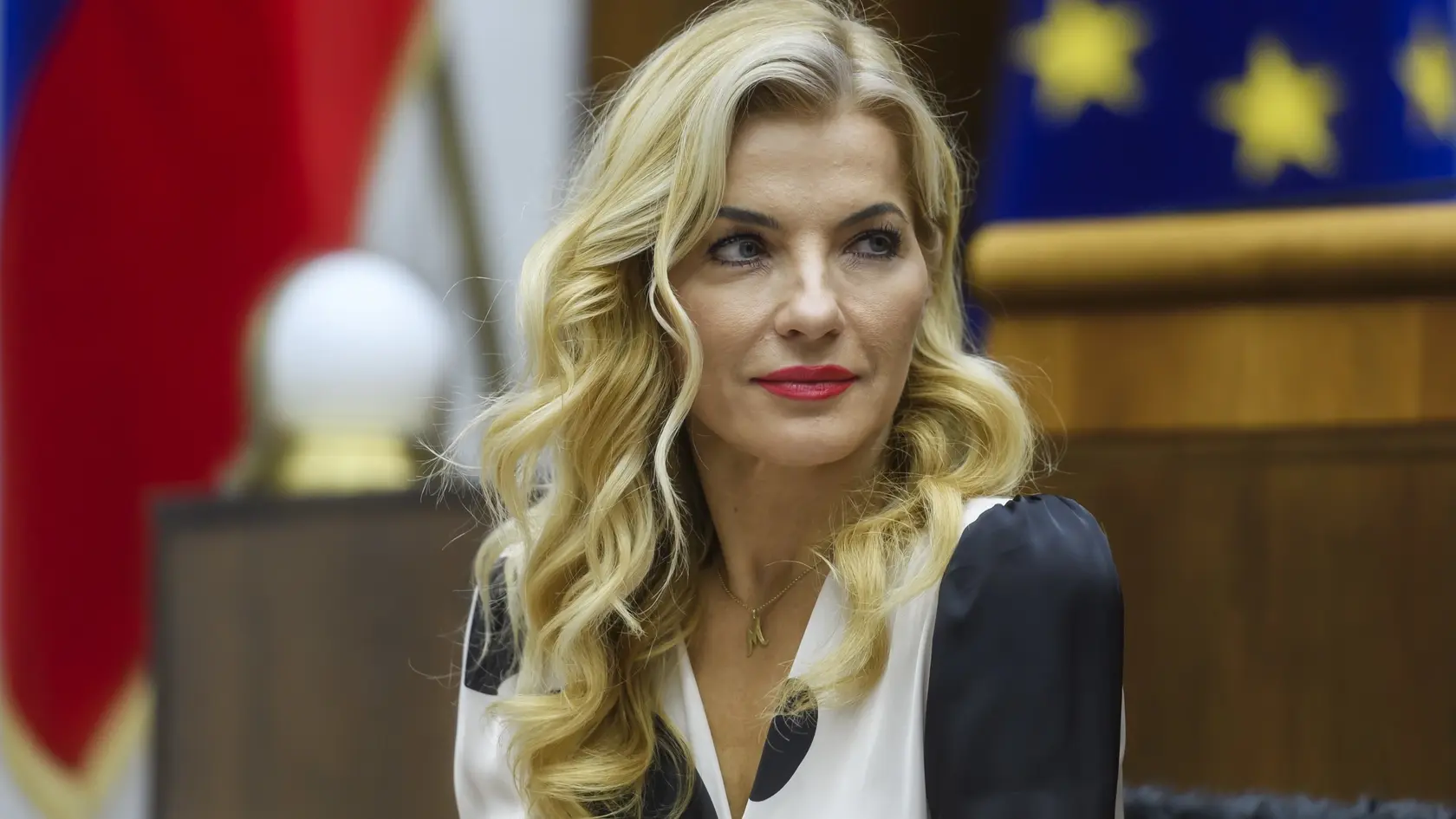 Ministerka kultúry Martina Šimkovičová sa zbavila Mateja Drličku.