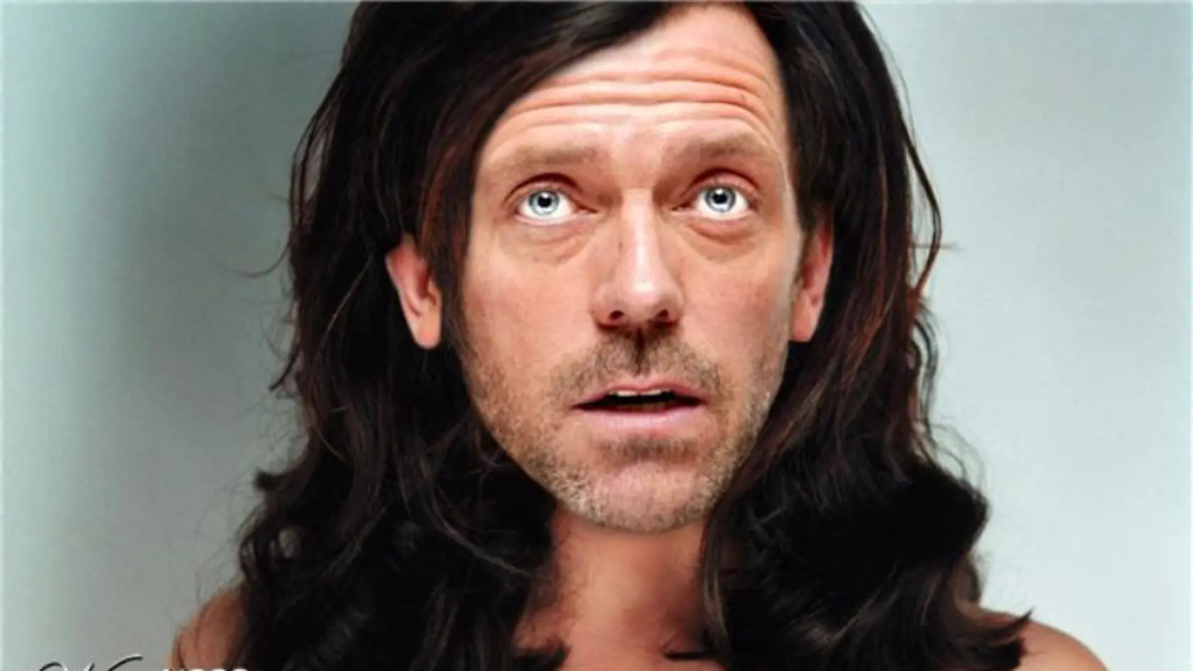 Drzáň Hugh Laurie v tele Kate Beckinsale vyzerá celkom nežne.