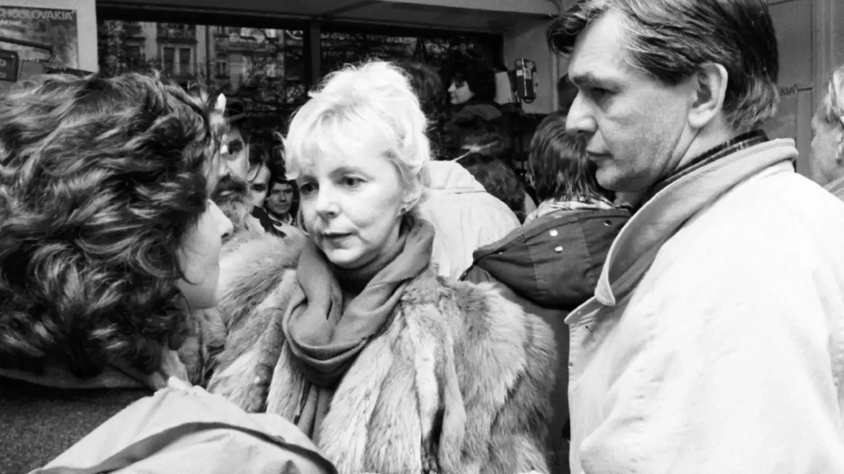 Jiří Bartoška a Hana Zagorová spolu študovali herectvo na JAMU , stali sa tiež priateľmi. 