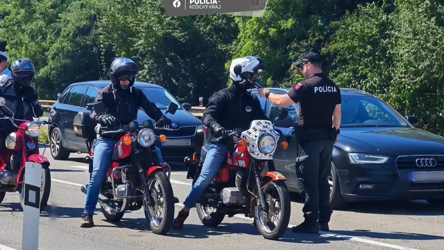 Počas akcie bolo zistených 12 požití alkoholu u 10 vodičov motorových vozidiel a 2 cyklistov.