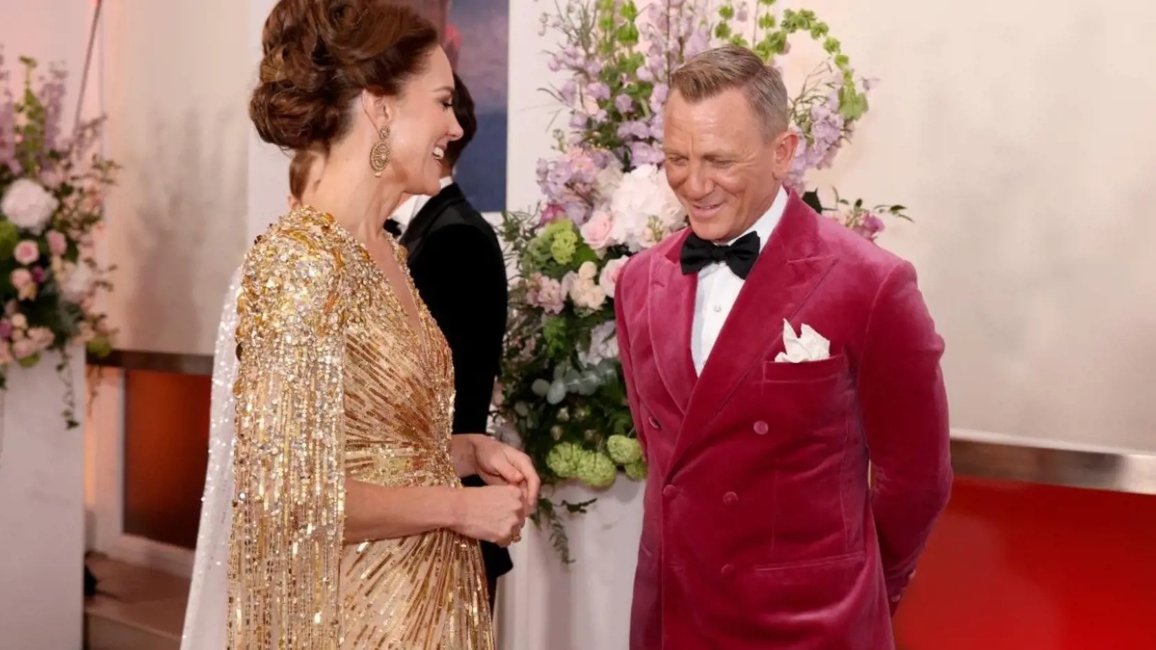 Na premiére najnovšej bondovky očarila Kate aj samotného hlavného predstaviteľa Daniela Craiga. Nedalo mu ju osobne nepochváliť.