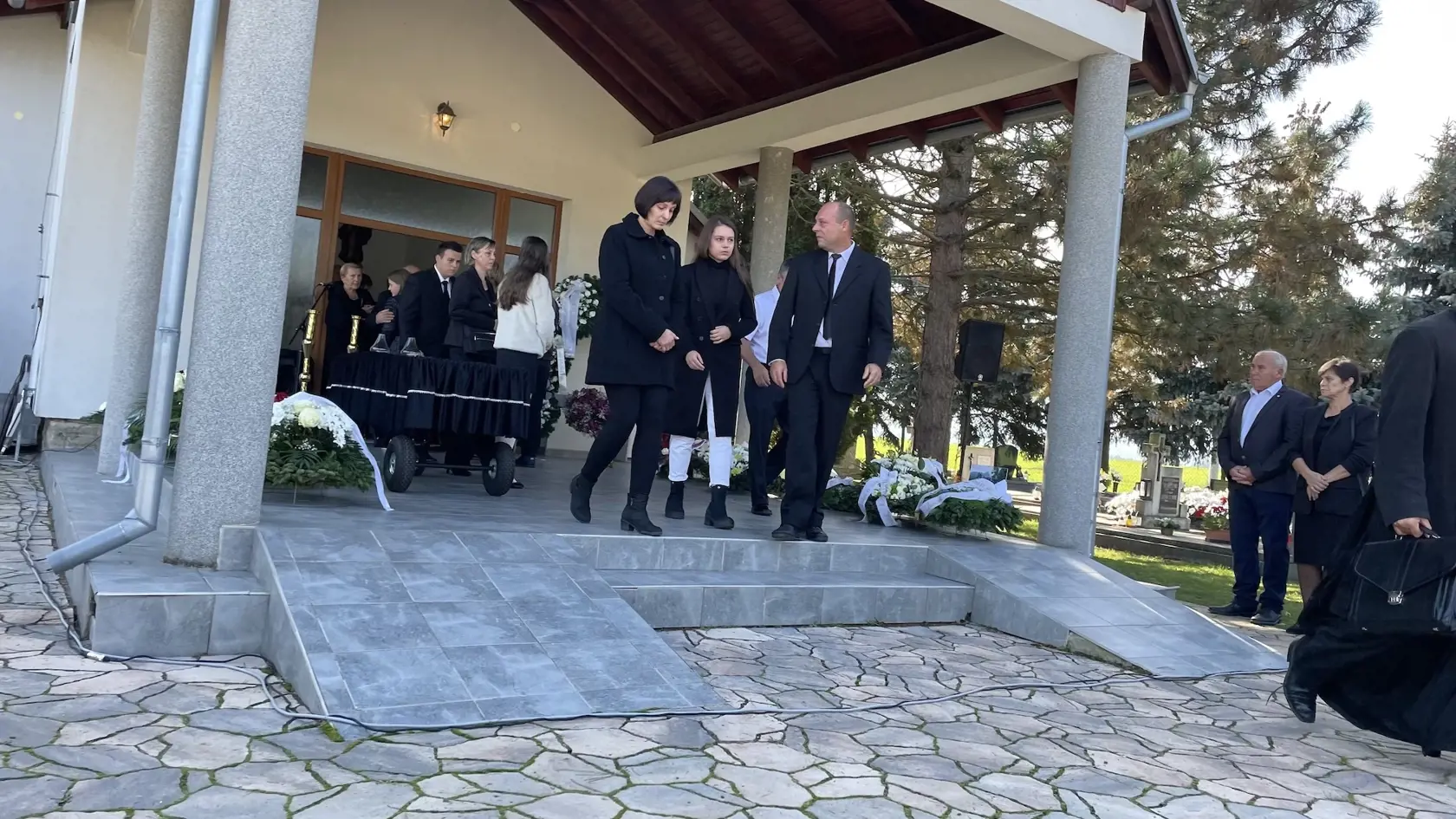 Rodičia Richarda a jeho sestra sú zo straty zdrvení.