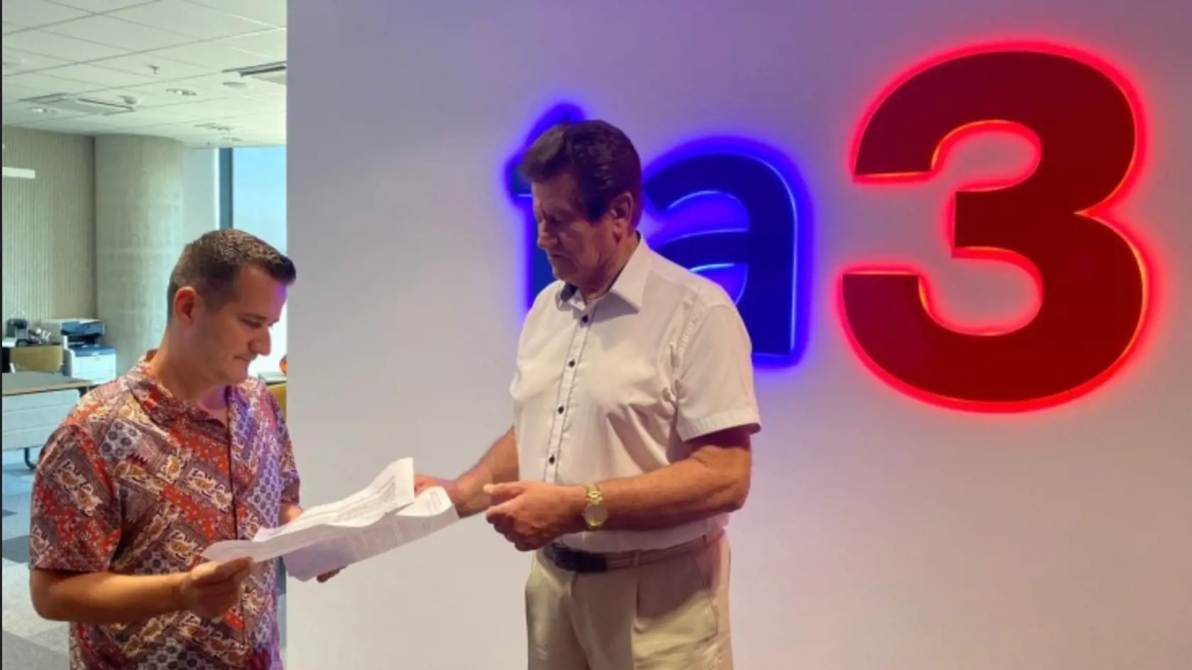 Chcel naštartovať svoju vlastnú reláciu a zrealizovať tak plán súvisiaci s „bojom proti azbestu na Slovensku”.
